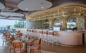 Andaz Dubai The Palm, By Hyatt